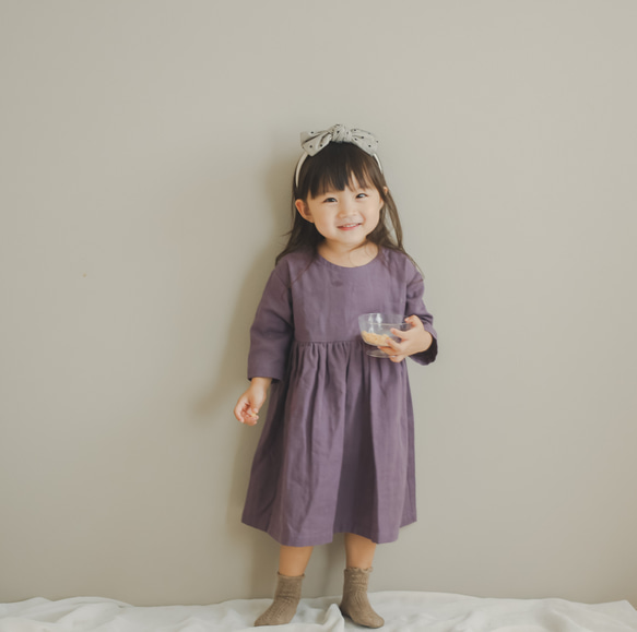 《全サイズ即納可》パープルのナチュラルワンピース《80〜130cm》女の子 大人っぽい 長袖 紫 ダブルガーゼ 秋冬 4枚目の画像