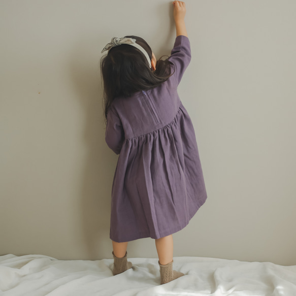 《全サイズ即納可》パープルのナチュラルワンピース《80〜130cm》女の子 大人っぽい 長袖 紫 ダブルガーゼ 秋冬 7枚目の画像