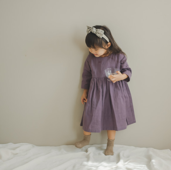 《全サイズ即納可》パープルのナチュラルワンピース《80〜130cm》女の子 大人っぽい 長袖 紫 ダブルガーゼ 秋冬 2枚目の画像