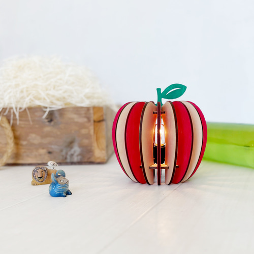 木製フロアランプ「りんご（チェリーレッド）」 ｜ナチュラル照明