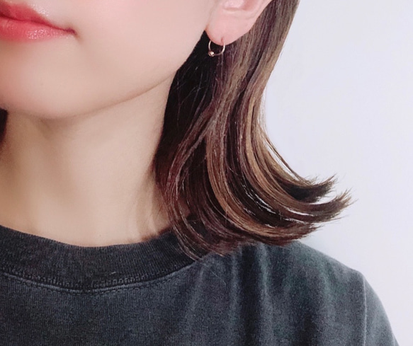 送料無料【14kgf】月フープピアス ラウンドボール／S　プレーン  ゴールド　華奢　シンプル  ユニセックス 2枚目の画像