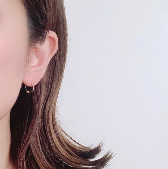 送料無料【14kgf】月フープピアス ラウンドボール／S　プレーン  ゴールド　華奢　シンプル  ユニセックス 5枚目の画像