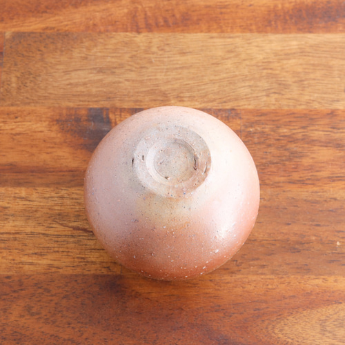 備前焼 小さな丸い一輪挿し【A】 【陶器・花器・花入れ 備前焼 小さな丸い一輪挿し【A】 【陶器・花器・花入れ