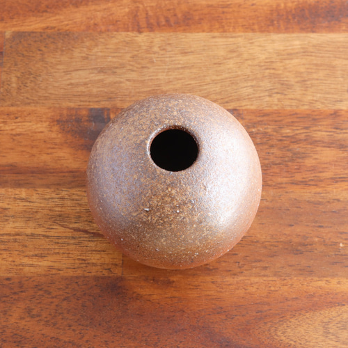 備前焼 小さな丸い一輪挿し【A】 【陶器・花器・花入れ