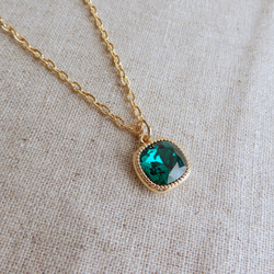 翡翠綠 | 圓形方形高品質水晶寶石項鍊 | 綠色聖誕別緻優雅 第3張的照片
