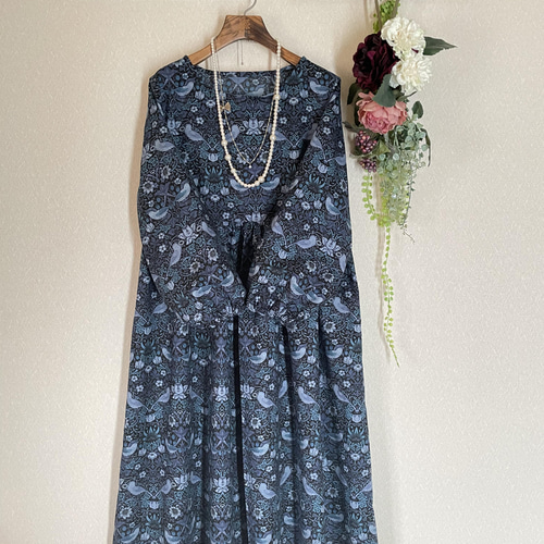 ウィリアムモリスいちご泥棒のギャザーワンピース ワンピース