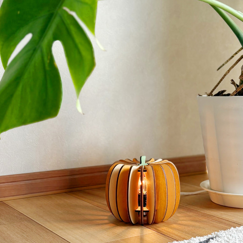 木製フロアランプ「かぼちゃ（メープル）」｜ナチュラル照明｜北欧
