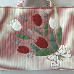 チューリップ花束(アプリケ、刺繍)レッスンバッグ、シューズバッグのセット 3枚目の画像