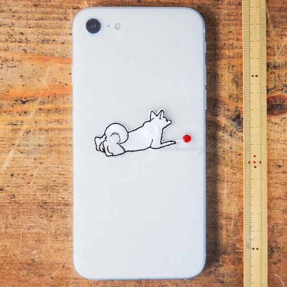 赤いボールと犬　刺繍ワッペン　犬ワッペン　柴犬　雑種 15枚目の画像