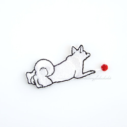 赤いボールと犬　刺繍ワッペン　犬ワッペン　柴犬　雑種 12枚目の画像