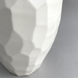 花器 花瓶 (白）Vase (white) 陶磁器製　 5枚目の画像