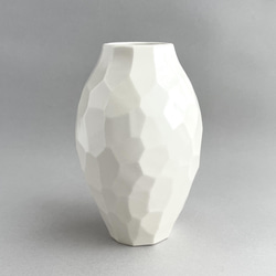 花器 花瓶 (白）Vase (white) 陶磁器製　 2枚目の画像