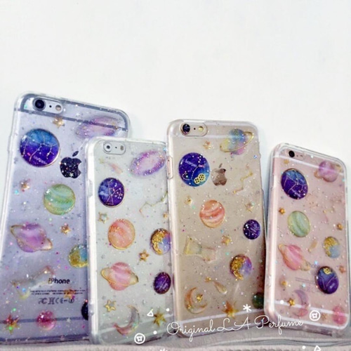 金魚✨名入れ♡キラキラゴージャス✨✨イニシャル オリジナル iPhoneケース 名入れ⭐️暗闇で文字が光る！✨キラキラ 宇宙惑星☆星座 イニシャル