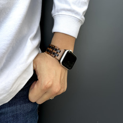 【木製バンド】EINBAND AppleWatch アップルウォッチ 木のベルト 22mm【クルミ＆サンダルウッド】 6枚目の画像