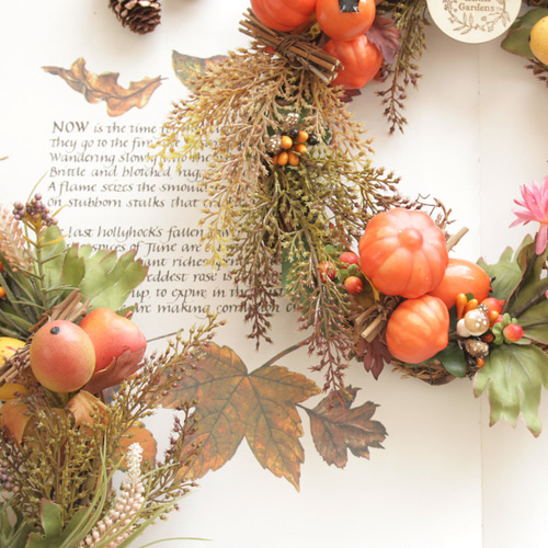 秋の実りのフライングリース ハロウィン シャリンバイ Autumn flying