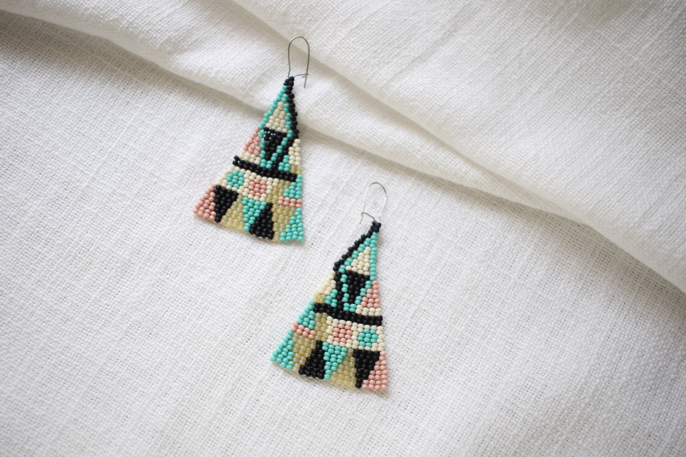 { Patch } Handwoven beaded earrings ・シードビーズピアス 02