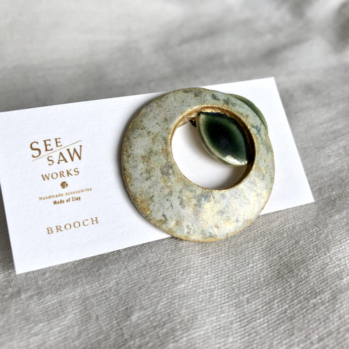 ブローチ 円を重ねたブローチ