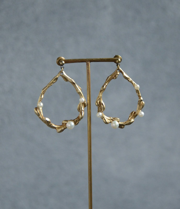 Shizuku Wreath / earrings - Pearl 1枚目の画像