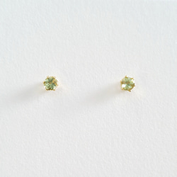 ペリドットの小さな一粒ピアス(3mm)◇サージカルステンレス◇アレルギー対応☆ 4枚目の画像