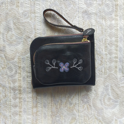 刺繡皮革錢包“Sumire”Glossy BLACK（山羊/山羊皮革）☆雙折迷你錢包☆ 第2張的照片