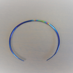 titanium bangle・青いチタンバングル特別色・楕円形モデル・受注生産 2枚目の画像