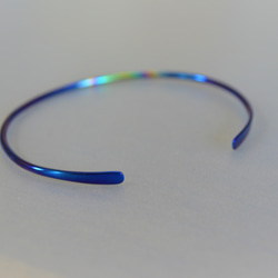 titanium bangle・青いチタンバングル特別色・楕円形モデル・受注生産 5枚目の画像