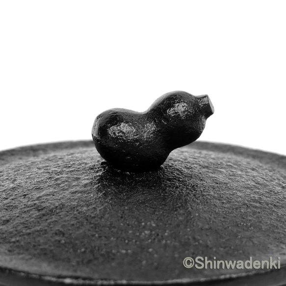 南部鉄器 鉄瓶兼用急須 小鉄瓶 瓢（黒）0.5L 茶漉し付 内面素焼き・酸化被膜仕上 日本製 ガス対応 7枚目の画像