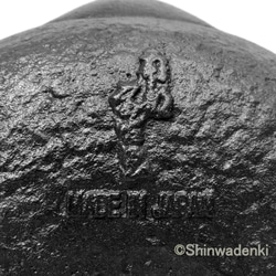 及富 南部鐵器 鐵瓶 鐵壺兩用茶壺 葫蘆0.5L 黑色 日本製 第11張的照片