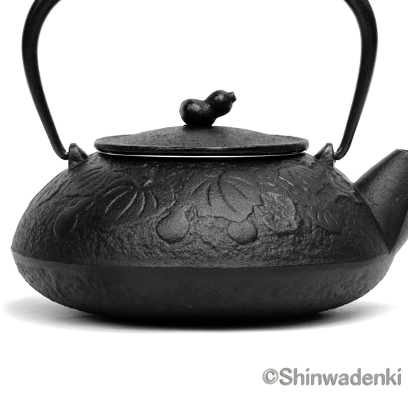 及富 南部鐵器 鐵瓶 鐵壺兩用茶壺 葫蘆0.5L 黑色 日本製 第2張的照片