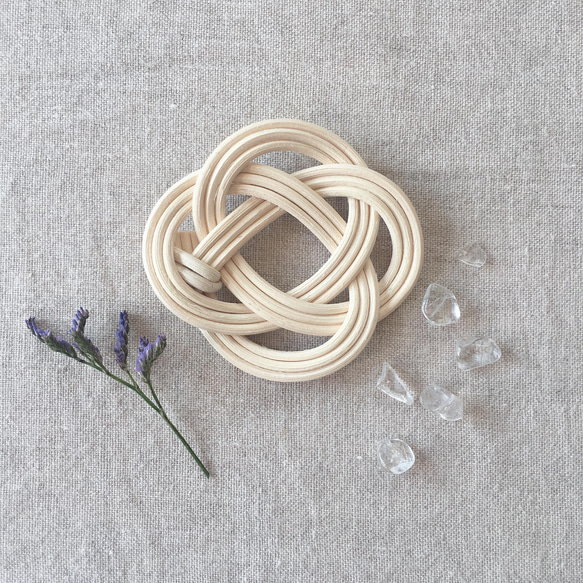 ラタンのアクセサリー 水引編み