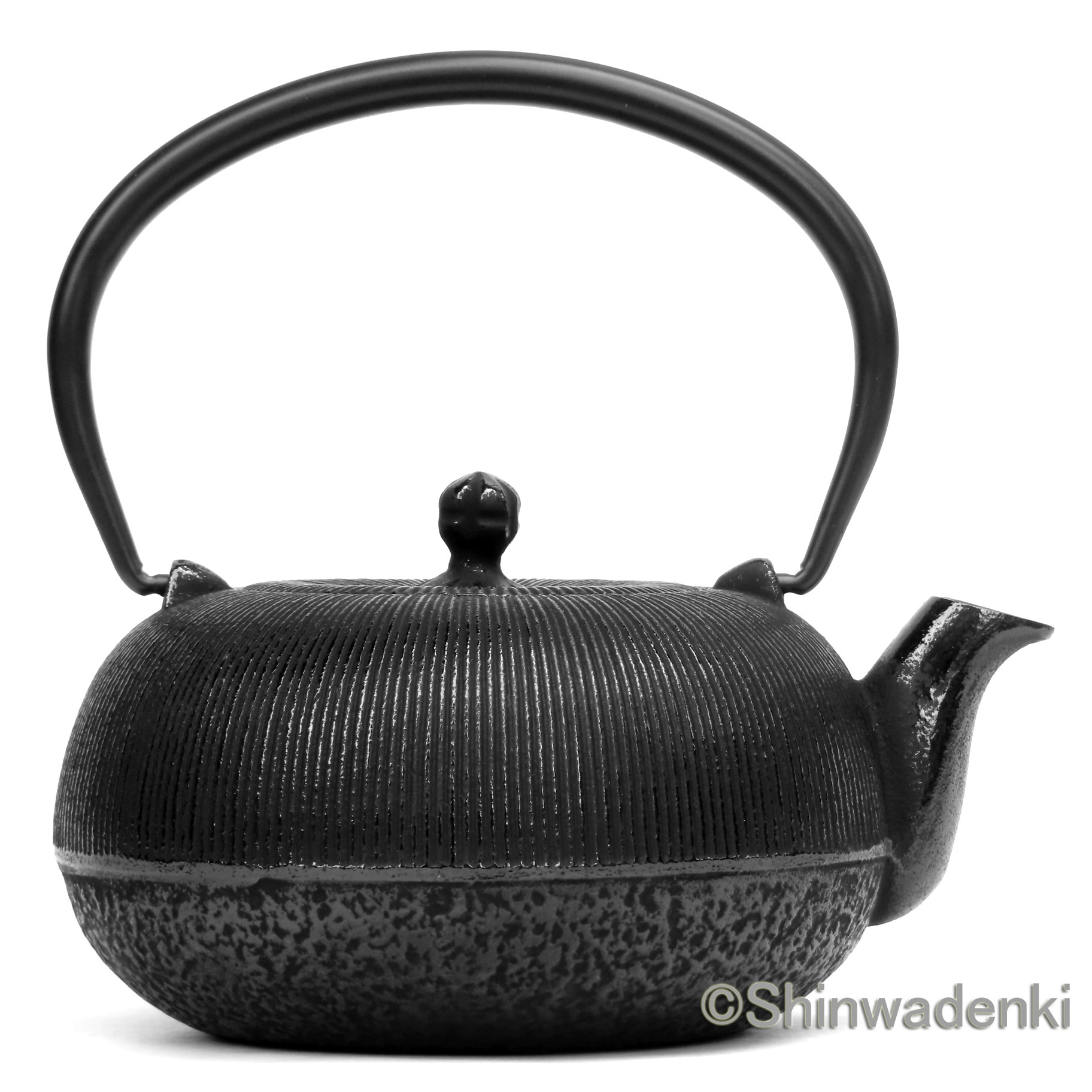 【お取り寄せ】南部鉄器 ティーポット 急須 平丸千筋 0.7L 黒 日本製 内面ホーロー加工