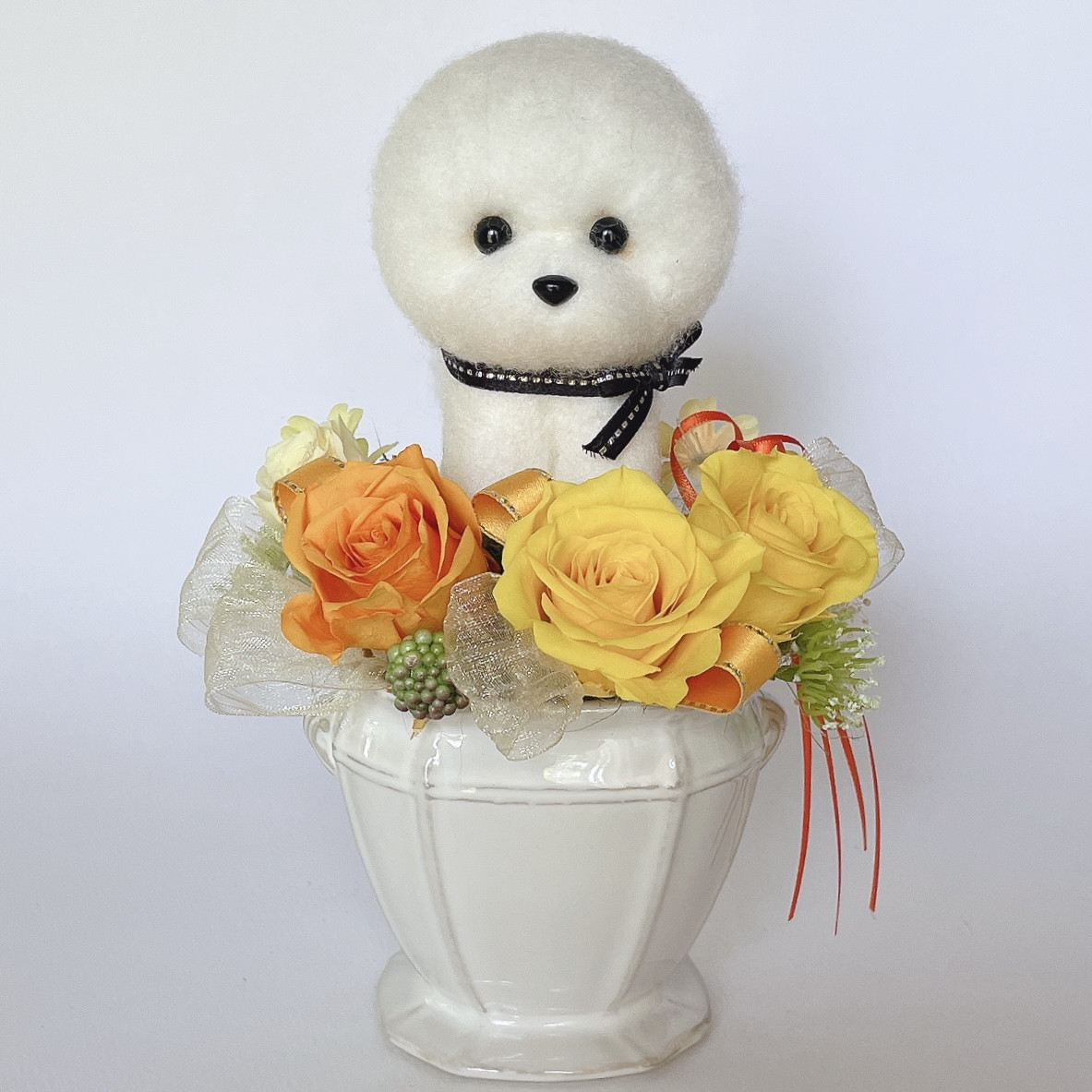 ビションフリーゼのプリザーブドフラワーアレンジメント（イエロー）　犬　母の日