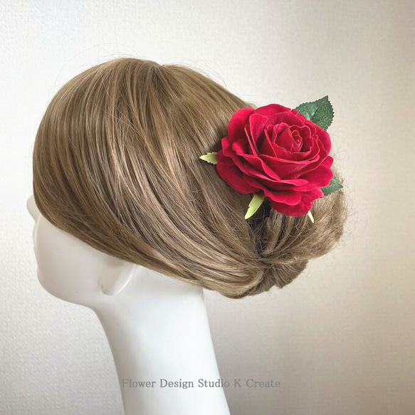 赤い薔薇の髪飾り（薔薇＆葉） 赤　赤い薔薇　髪飾り　美女と野獣　フラメンコ　ダンス　バラ　ヘッドドレス　バレエ　 2枚目の画像