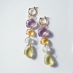 天然無処理 タイチンルチルクォーツ 丸玉ピアス k18 ピアス（フック