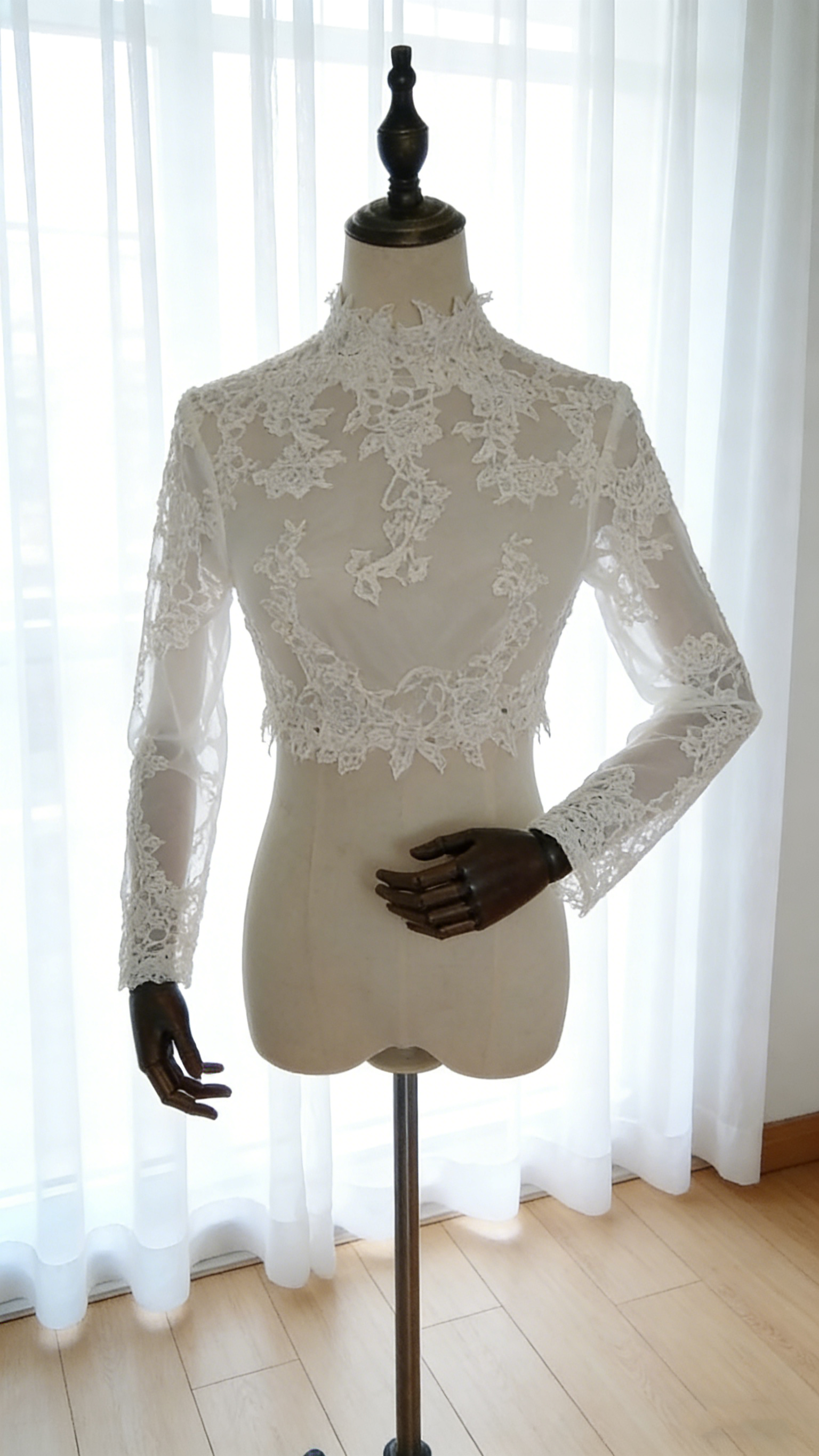 ウエディングドレス 長袖　エレガントレース ボレロ トップスのみ ハイネック