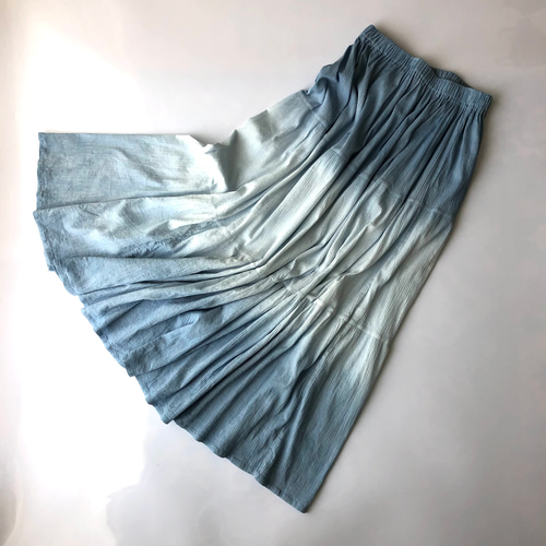 Sale! 藍のグラデーション 手染め 長めのコットンギャザースカート  