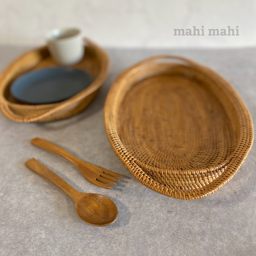 バリ島　トレー(大小セット)　新品未使用　テーブル用品　キッチン用品　おぼん バリ島 トレー(大小セット) 新品未使用 テーブル用品 キッチン用品 お