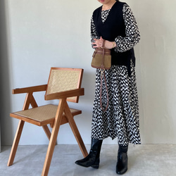 【再販】重ね着に最適な サイドスリット ニットベスト  リニューアル【サイドリボンニットベスト】 4枚目の画像