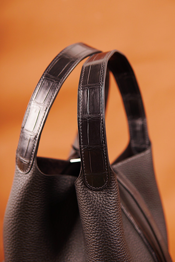 高級本革使用　手縫い　トートバッグ　カラーオーダー　トゴ革　レディース クロコ 3枚目の画像