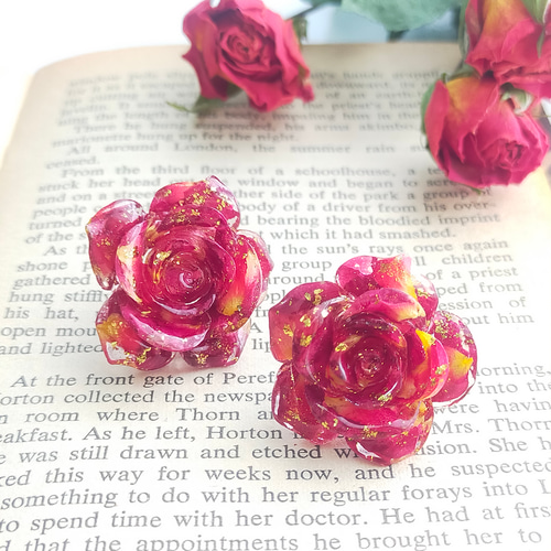 真紅の薔薇のイヤリング〜 バラ ばら 林檎 りんご リンゴ レジン 