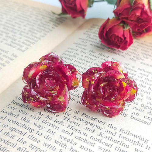 真紅の薔薇のイヤリング〜 バラ ばら 林檎 りんご リンゴ レジン
