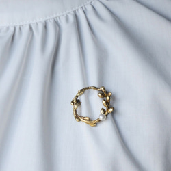 Wreath / brooch M - Pearl 4枚目の画像