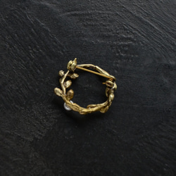 Wreath / brooch M - Pearl 5枚目の画像
