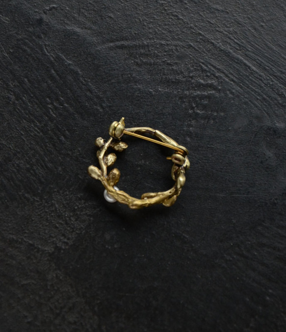 Wreath / brooch M - Pearl 5枚目の画像