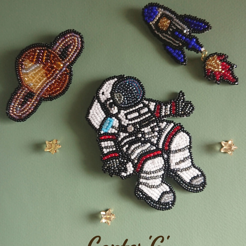 宇宙シリーズ】宇宙飛行士ビーズ刺繍ブローチ ブローチ Capter 'G