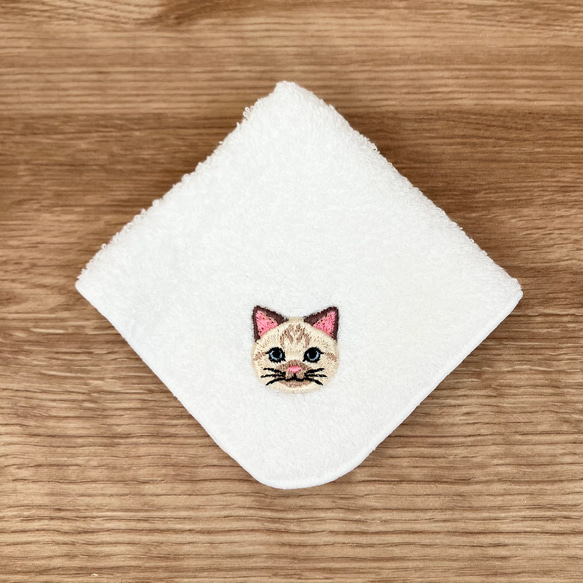 猫さん刺繍の白い泉州ハンカチタオル♬ 3枚目の画像