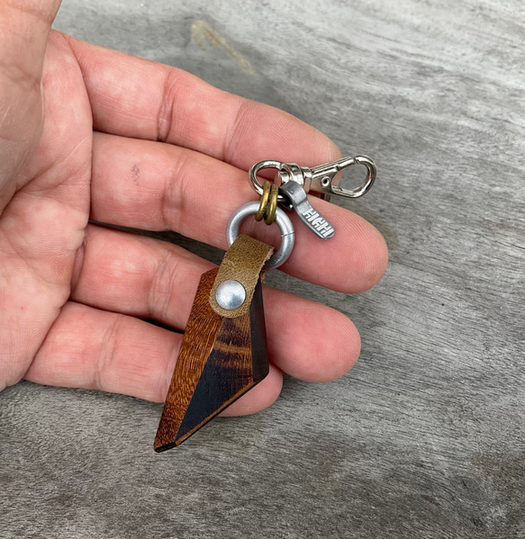 2025年限定モデル！全て一点物で宝石みたいな天然木のキーホルダー