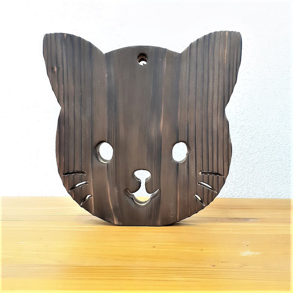 　にゃんこ鍋敷き　猫　猫顔　木製鍋敷き　なべしき　焼杉　無塗装　　 1枚目の画像