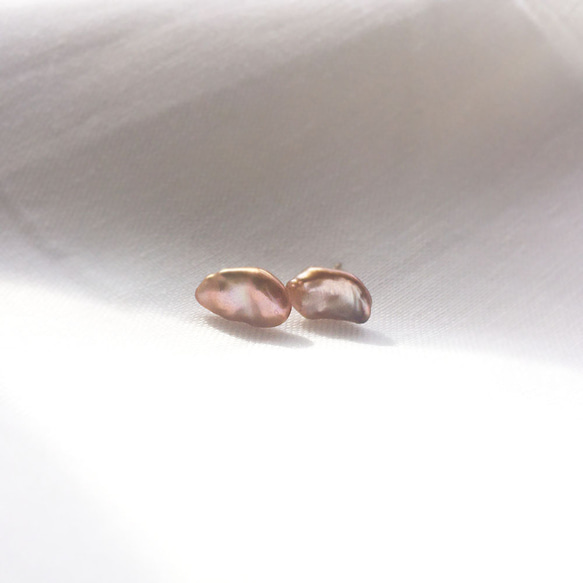 [K14GF]秋色小號淺棕色罌粟珍珠耳環 第1張的照片