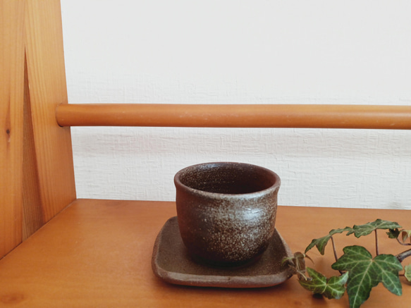 備前焼 小さな植木鉢と四角い豆皿 4枚目の画像